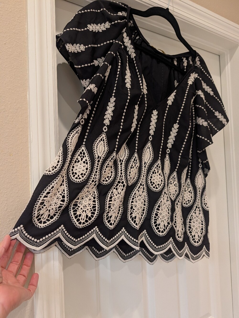 Ramy Brook Embroidered Flutter Sleeve Blouse Size Large - Picture 2 of 6